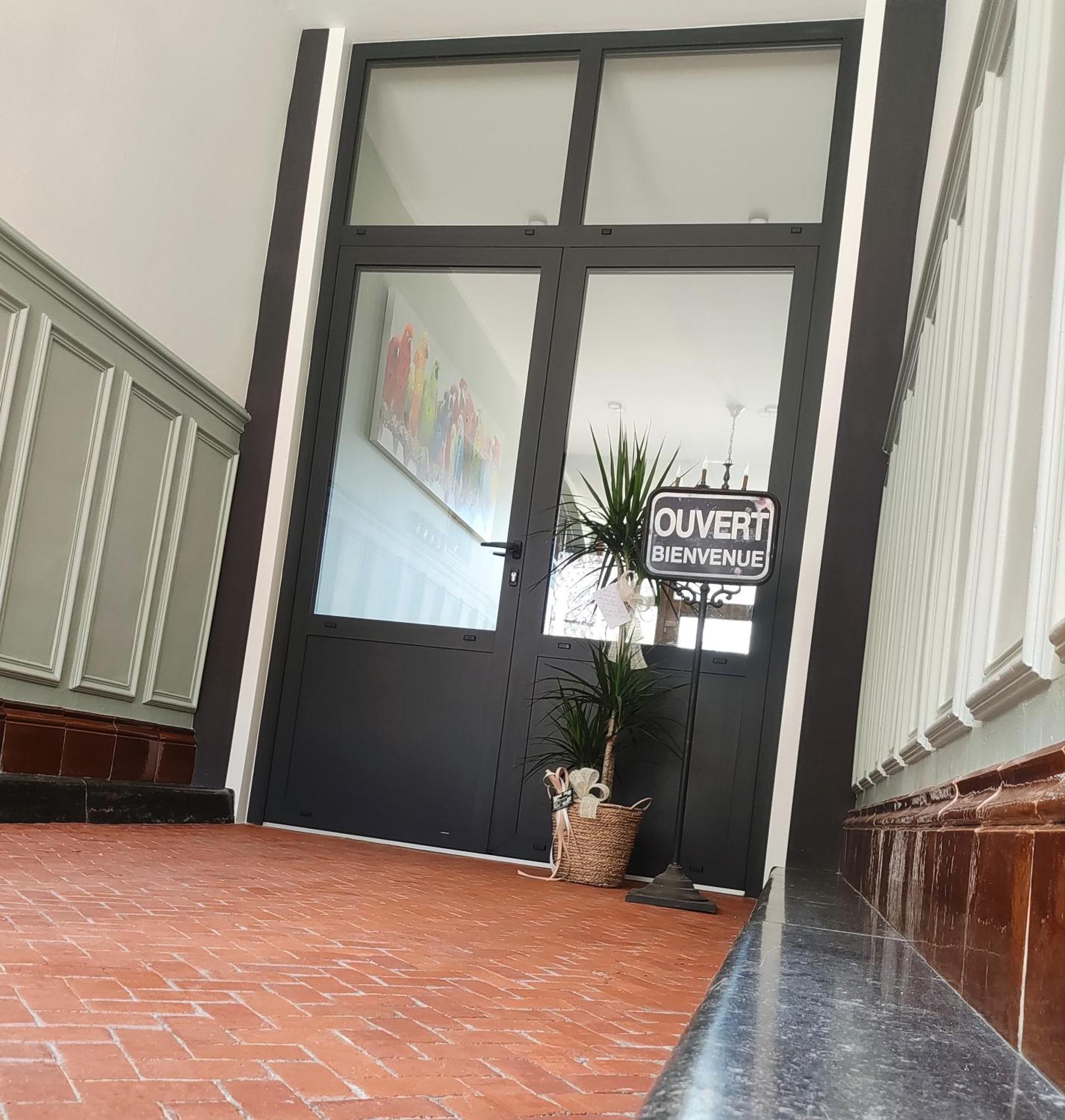 Avesnes-sur-Helpe Le Relais Napoleon B&B 외부 사진